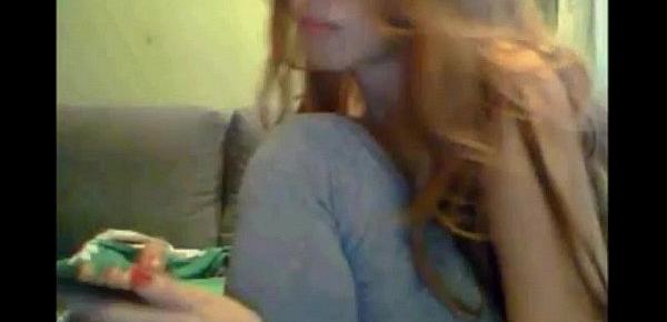  rubia tetona mostrandose por la cam en su casa